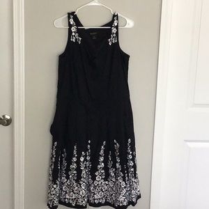 WHBM 16 black and white embroidered dress